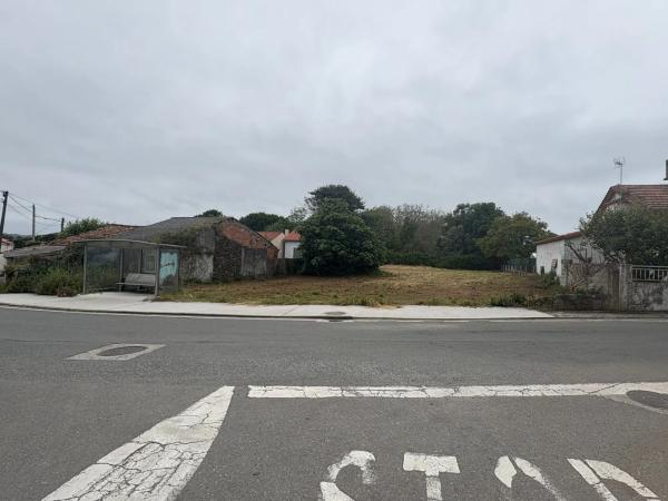 Terreno en calle Celso Emilio Ferreiro