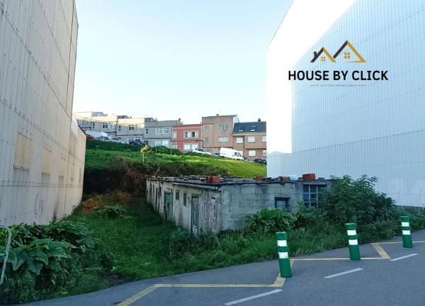 Terreno en calle Santiago de Compostela