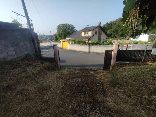 Terreno en calle Menciñeiros