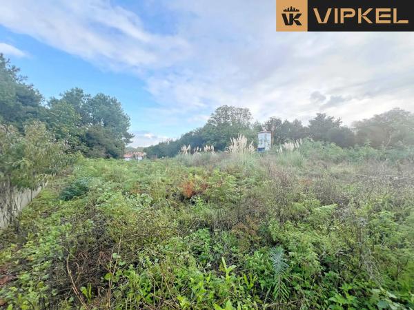 Terreno en avenida Emilia Pardo Bazán