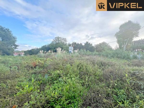 Terreno en avenida Emilia Pardo Bazán