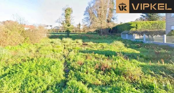 Terreno en avenida Isaac Díaz Pardo
