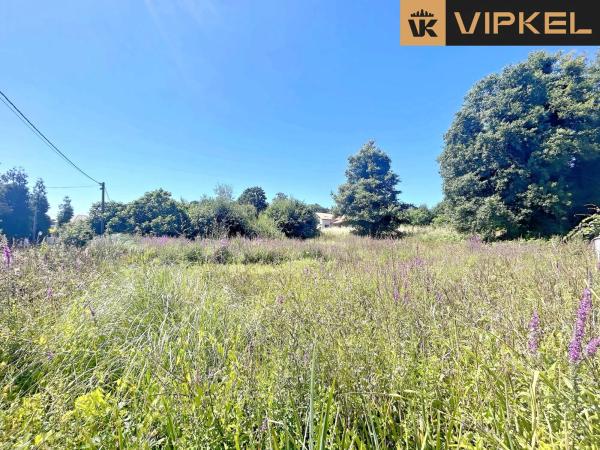 Terreno en avenida Isaac Díaz Pardo