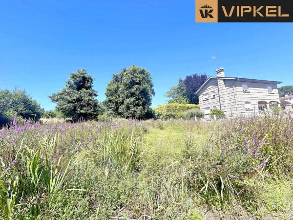 Terreno en avenida Isaac Díaz Pardo