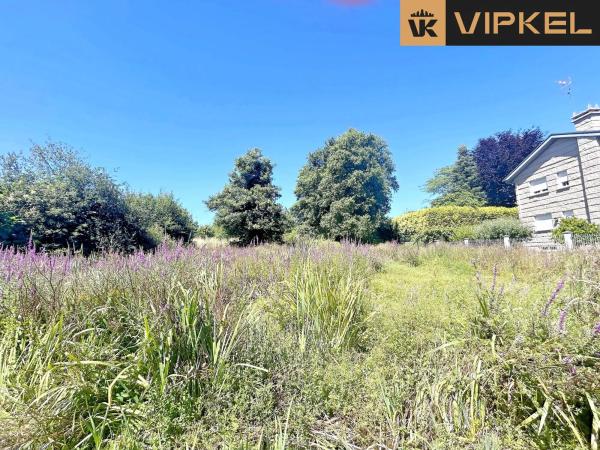 Terreno en avenida Isaac Díaz Pardo