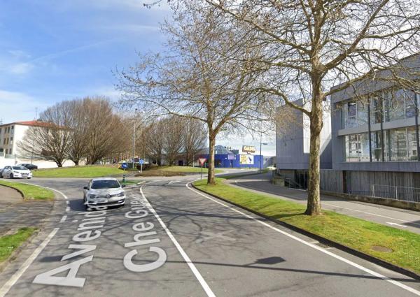 Terreno en avenida Isaac Díaz Pardo