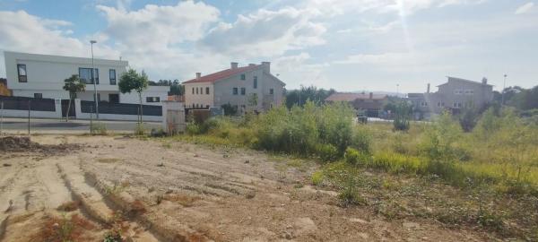 Terreno en calle Colombia