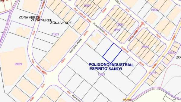 Terreno en calle Daimler