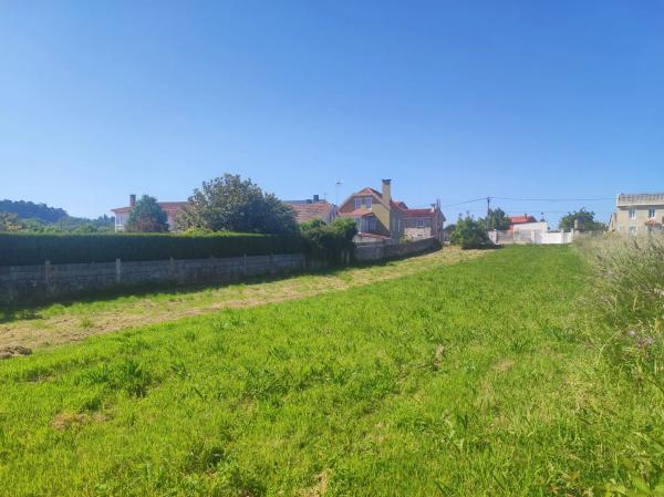Terreno en Parroquia Carnoedo