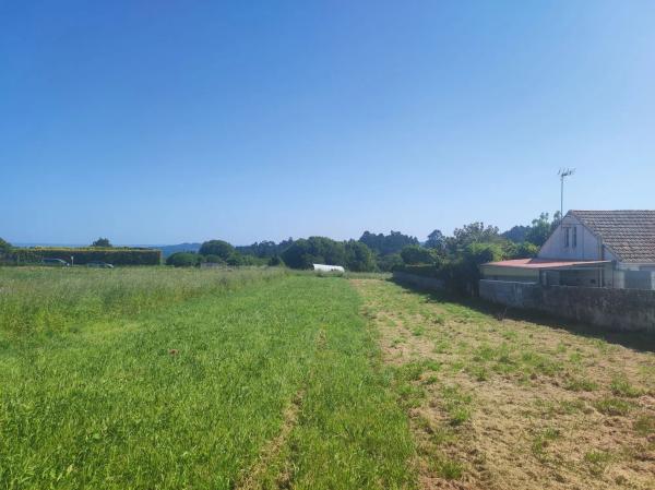 Terreno en Parroquia Carnoedo