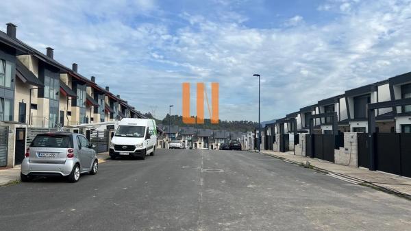 Terreno en calle Uxío Carré Aldao