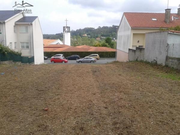 Terreno en calle Ledicia