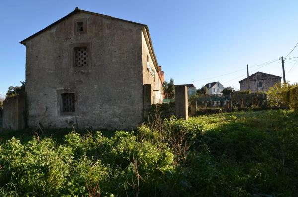 Terreno en avenida Isaac Díaz Pardo