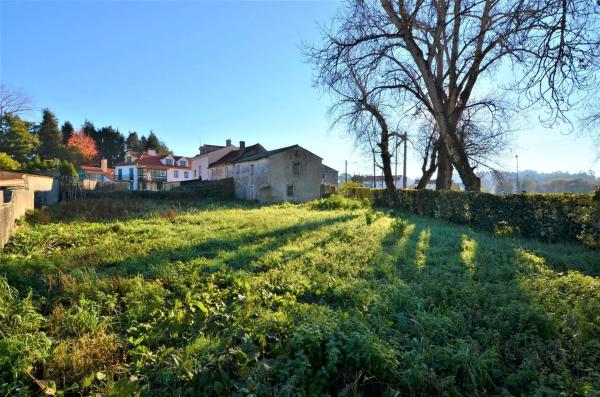 Terreno en avenida Isaac Díaz Pardo