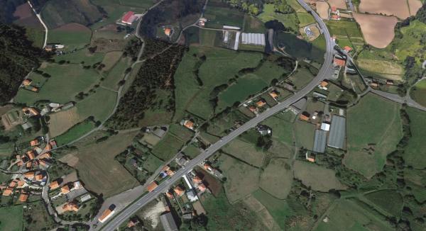 Terreno en camino Lugar Estrada