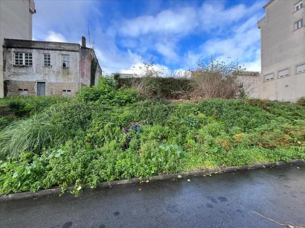 Terreno en avenida Alcalde Manuel Platas Varela