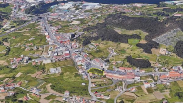 Terreno en avenida Alcalde Manuel Platas Varela