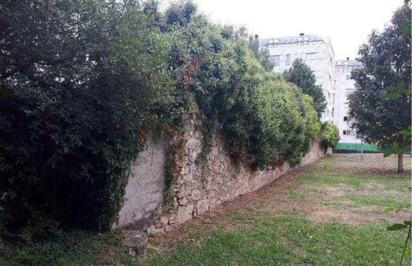 Terreno en calle Mestre Jesús Mejuto Vázquez