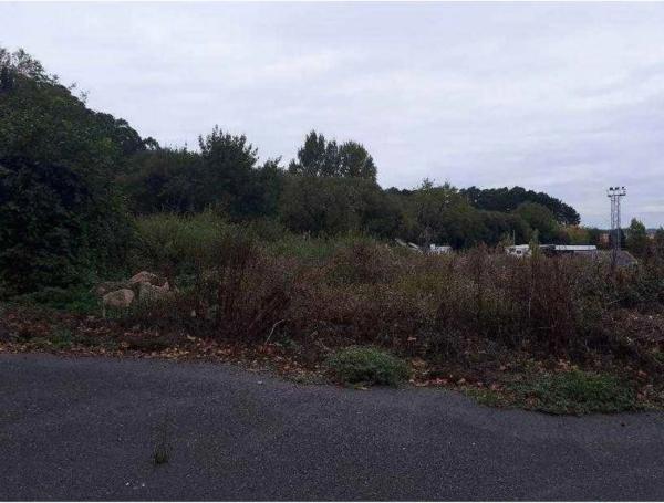 Terreno en calle Mestre Jesús Mejuto Vázquez