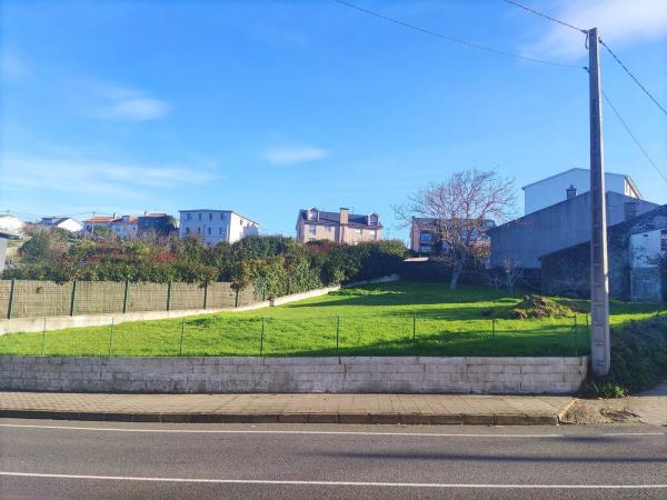 Terreno en avenida Rosalía de Castro