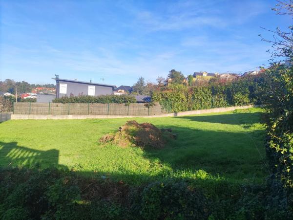 Terreno en avenida Rosalía de Castro