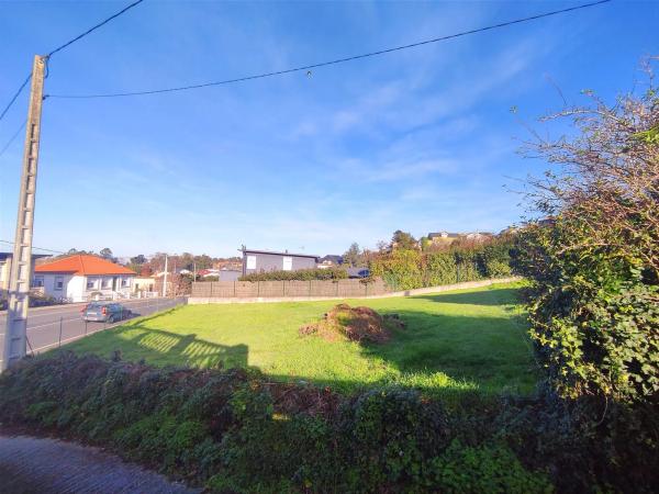 Terreno en avenida Rosalía de Castro