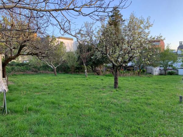 Terreno en calle Rosalía de Castro, 7