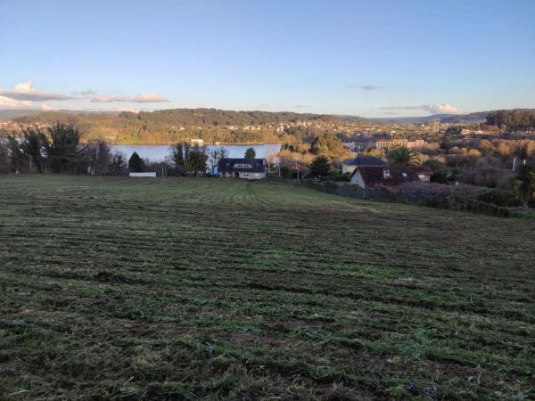 Terreno en calle Parroquia de Moruxo s/n