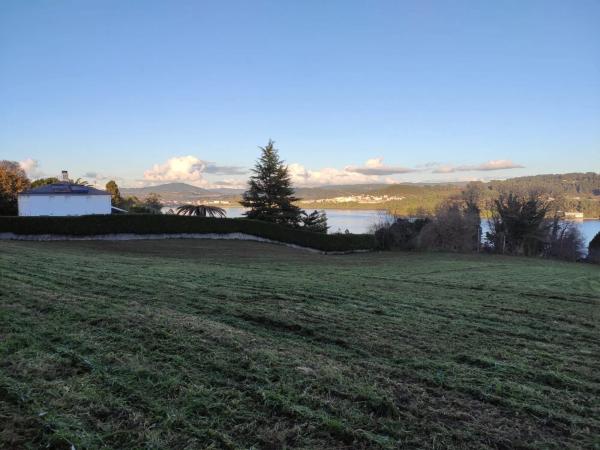 Terreno en calle Parroquia de Moruxo s/n