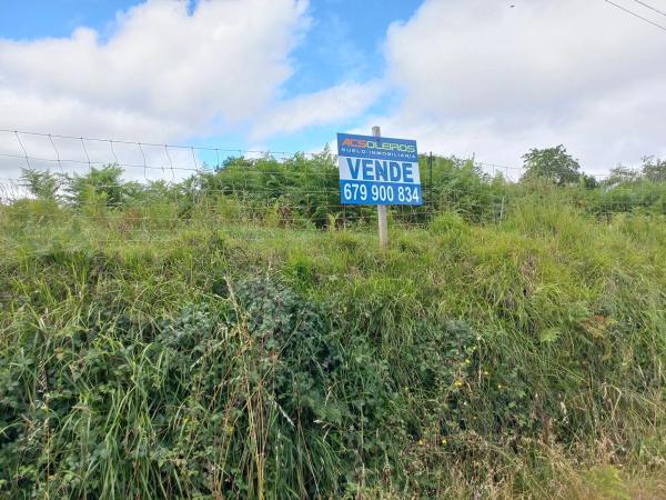 Terreno en calle Pombo