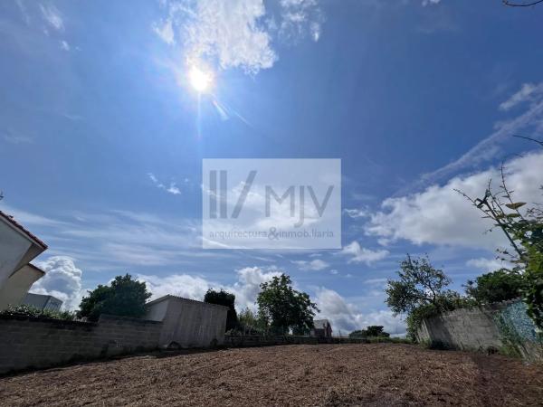 Terreno en calle Ledicia, 12