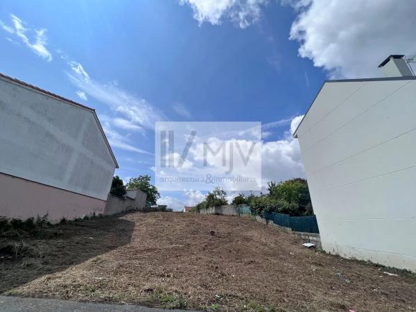 Terreno en calle Ledicia, 12