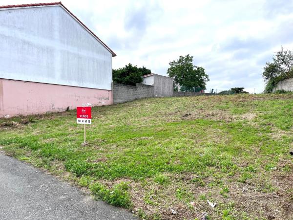 Terreno en calle Ledicia, 12