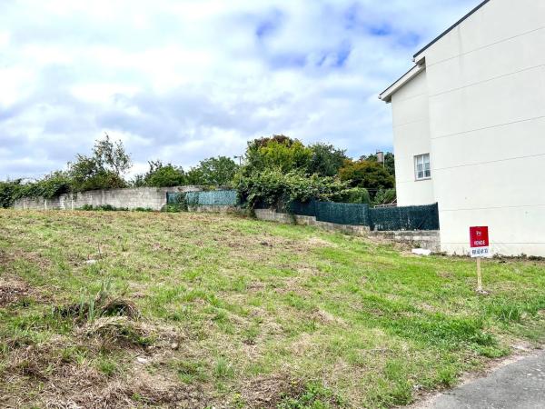 Terreno en calle Ledicia, 12