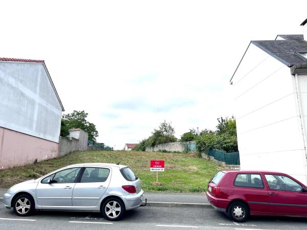 Terreno en calle Ledicia, 12