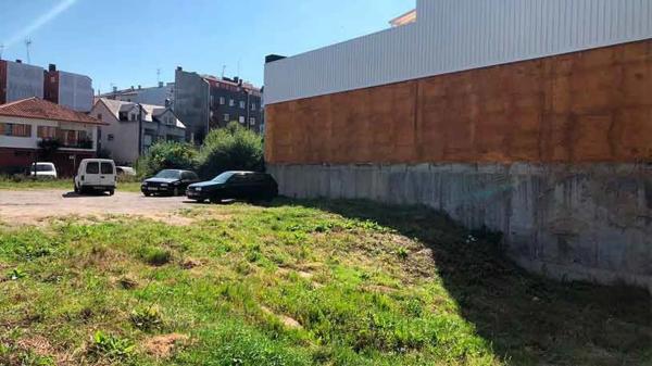 Terreno en calle Vicente Otero Valcarcel