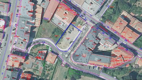 Terreno en calle Vicente Otero Valcarcel