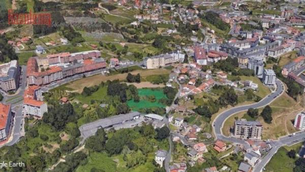 Terreno en avenida Corveira, 32