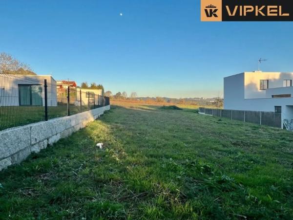 Terreno en calle Federico Manciñeira