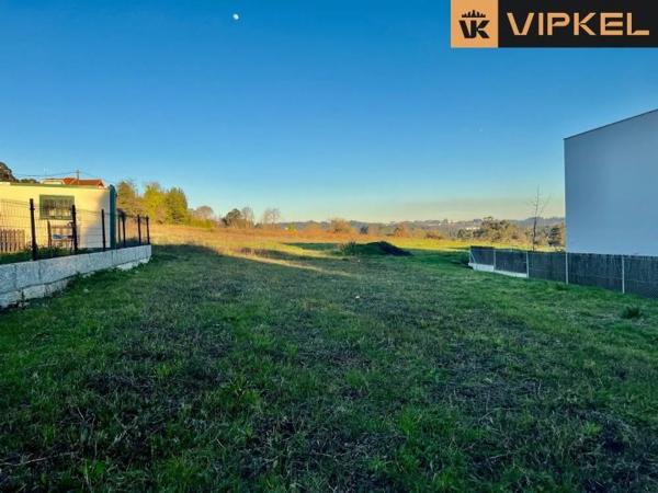 Terreno en calle Federico Manciñeira