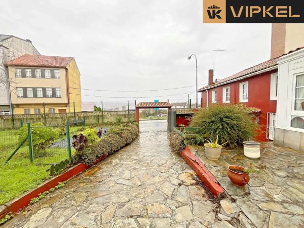 Terreno en avenida de Santa Mariña