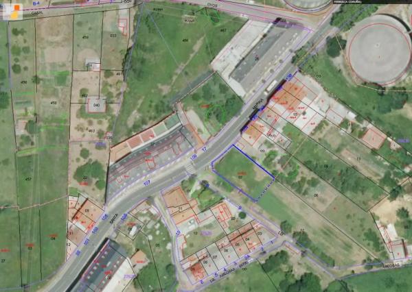 Terreno en avenida de Santa Mariña