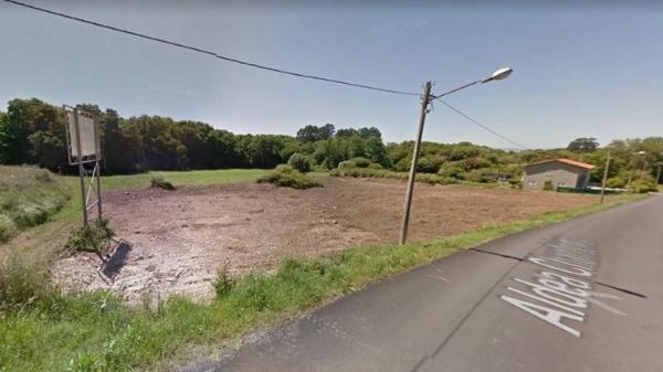 Terreno en camino da Merce