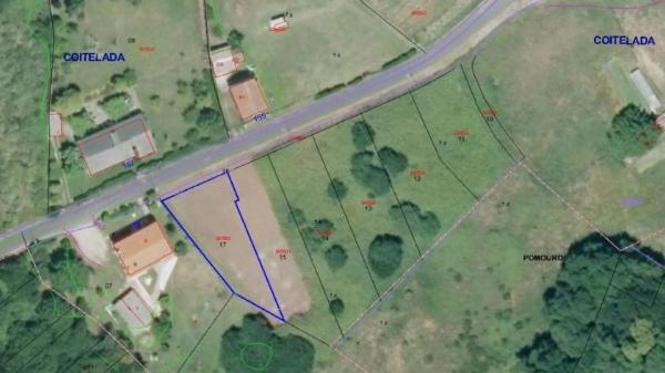 Terreno en camino da Merce