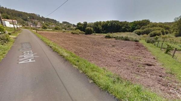 Terreno en camino da Merce