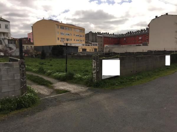 Terreno en calle San Sadurniño, 27