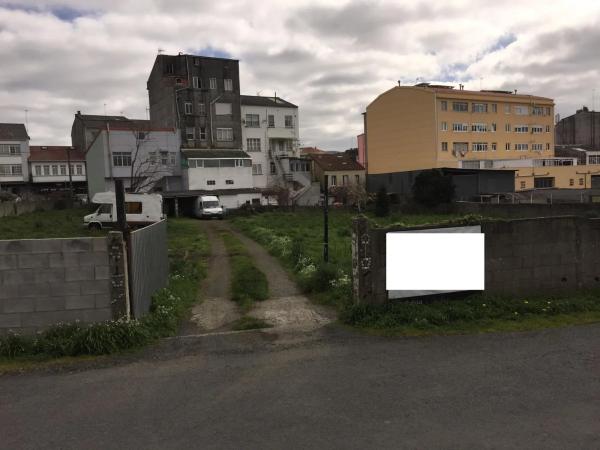 Terreno en calle San Sadurniño, 27