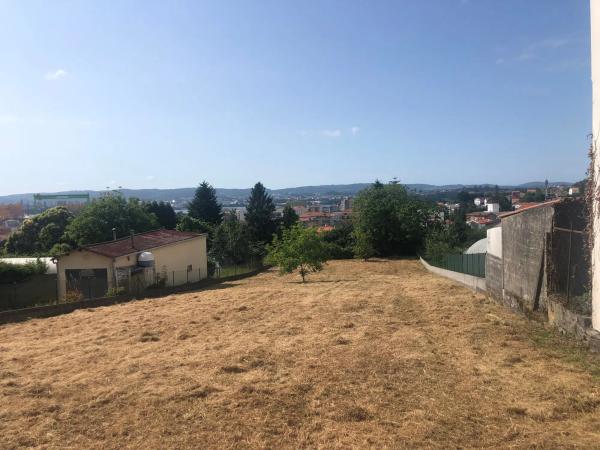 Terreno en calle Revolta, 6