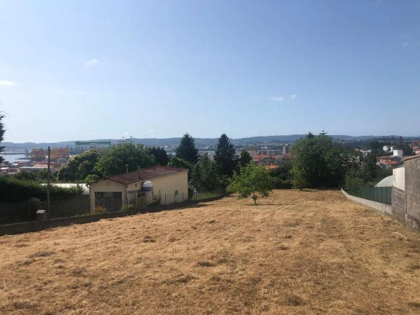 Terreno en calle Revolta, 6