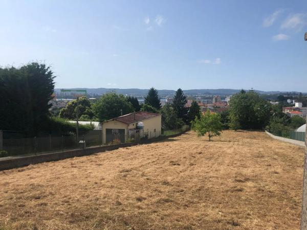 Terreno en calle Revolta, 6